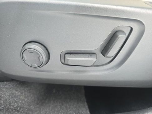 Certified 2023 Volvo XC40 B5 Plus w/ Driver Assist Package image 29