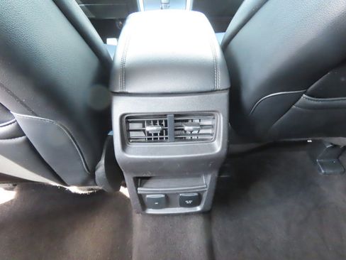 Used 2018 Ford Edge SEL w/ Equipment Group 201A FWD image 22
