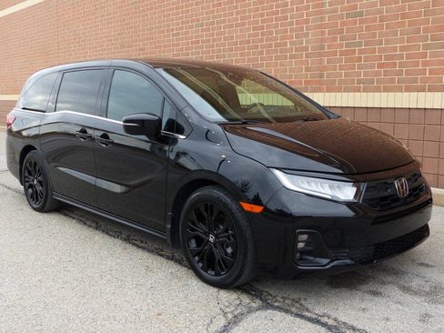Used 2025 Honda Odyssey Sport-L image 12
