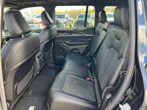 New 2026 Jeep Grand Cherokee Altitude AWD/4WD image 5