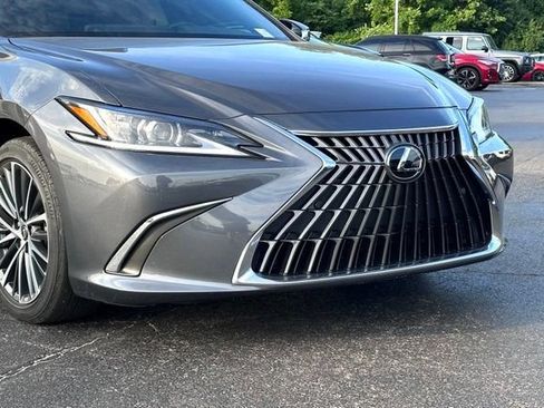 Used 2023 Lexus ES 250 w/ Premium Package AWD/4WD image 2