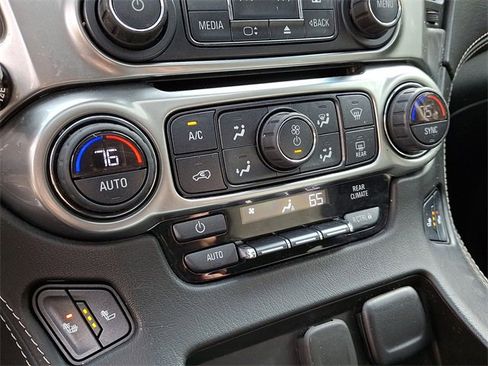 Used 2018 Chevrolet Tahoe LT image 18