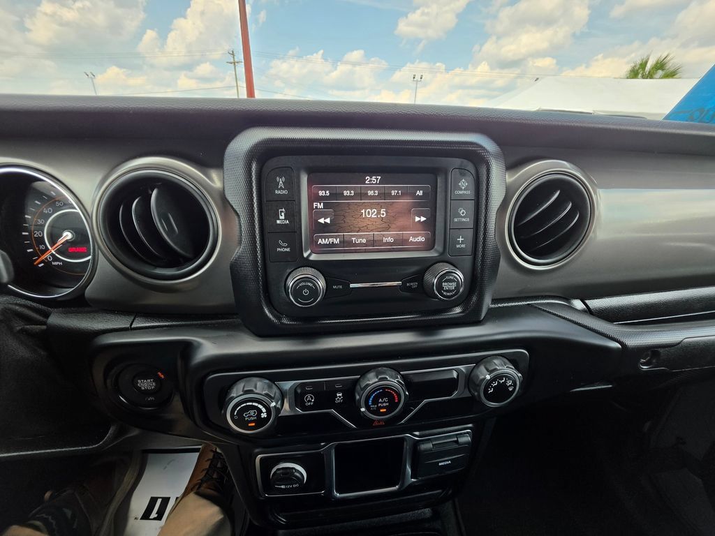 Used 2021 Jeep Gladiator Sport w/ Trailer Tow Package AWD/4WD image 18