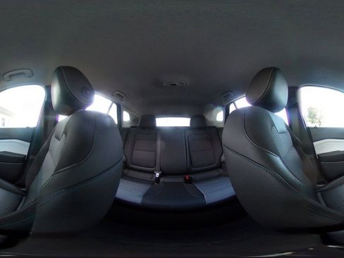 Used 2025 Chevrolet Trax LT image 71