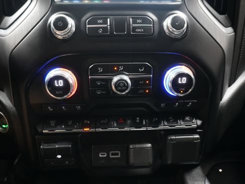 Used 2023 GMC Sierra 3500 Denali w/ Denali Black Diamond Edition image 24