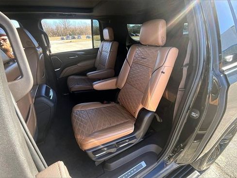 Used 2022 Cadillac Escalade ESV Sport w/ Touring Package image 22