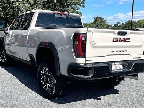 Used 2026 GMC Sierra 2500 AT4X AWD/4WD image 4