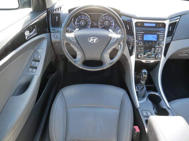 Used 2012 Hyundai Sonata Limited FWD image 11