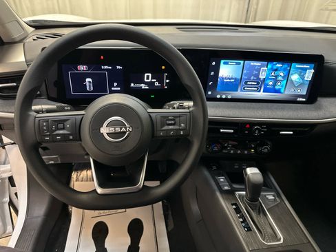 New 2026 Nissan Kicks SV w/ SV Premium Package AWD/4WD image 13