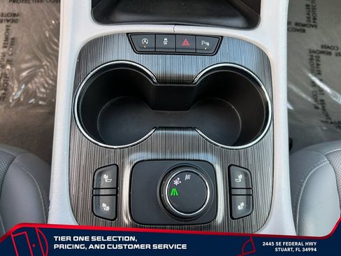 Used 2020 GMC Acadia SLT FWD image 28