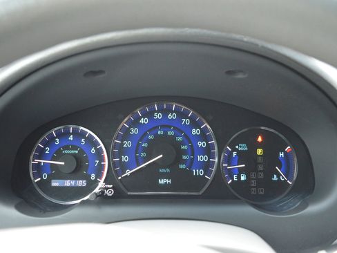 Used 2009 Toyota Sienna LE image 32