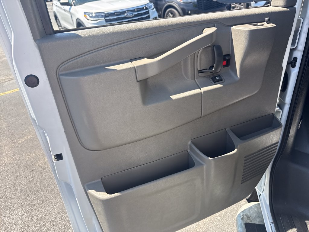 Used 2025 Chevrolet Express 2500 w/ Driver Convenience Package RWD image 27