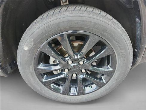 Used 2017 Jeep Grand Cherokee Altitude AWD/4WD image 6