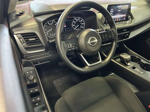 Used 2024 Nissan Rogue S AWD/4WD image 13