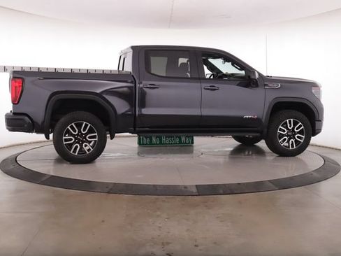 Used 2022 GMC Sierra 1500 AT4 w/ AT4 Premium Package AWD/4WD image 6