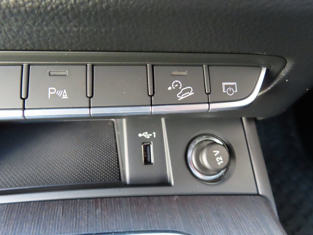 Used 2023 Audi Q5 2.0T Premium Plus w/ Premium Plus Package AWD/4WD image 10