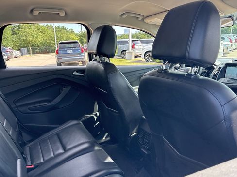 Used 2016 Ford Escape SE w/ SE Leather Comfort Package FWD image 12