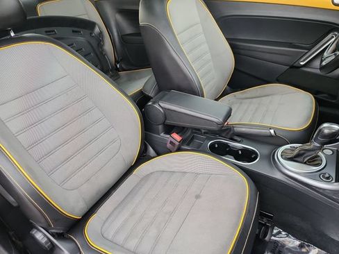 Used 2017 Volkswagen Beetle 1.8T Dune FWD image 12