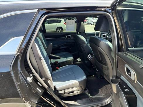 Certified 2025 Kia Sorento SX Prestige AWD/4WD image 32