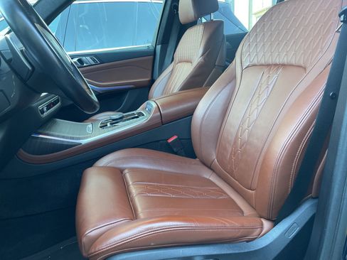 Certified 2024 BMW X7 M60i image 9