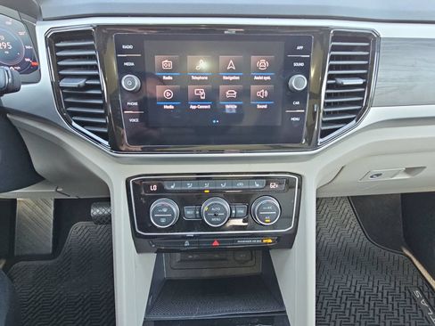 Used 2023 Volkswagen Atlas SE w/ Panoramic Sunroof Package FWD image 22