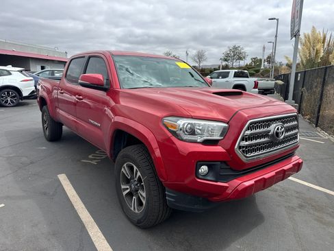 Used 2016 Toyota Tacoma TRD Sport RWD image 1