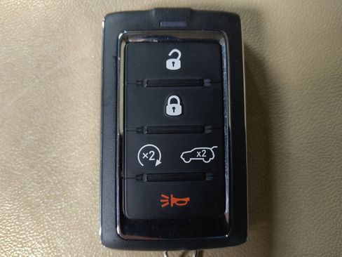 Used 2022 Jeep Grand Cherokee L Limited image 32