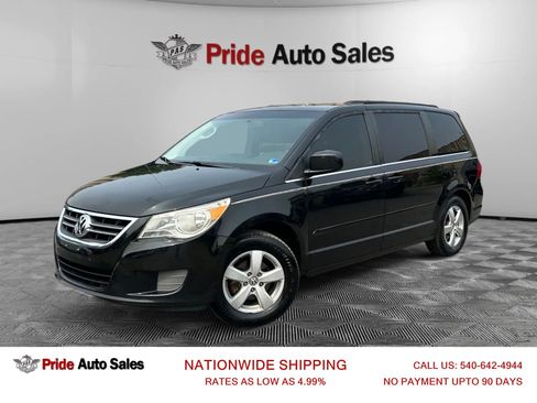 Used 2011 Volkswagen Routan SEL FWD image 1