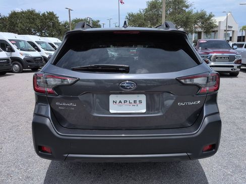 Used 2025 Subaru Outback Premium AWD/4WD image 6