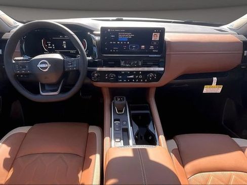 New 2026 Nissan Pathfinder Platinum w/ Cargo Package FWD image 5
