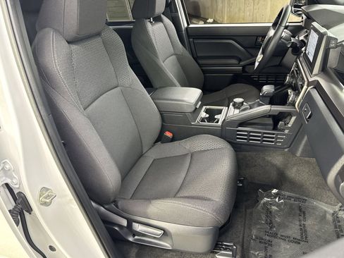 Used 2025 Toyota 4Runner SR5 image 32