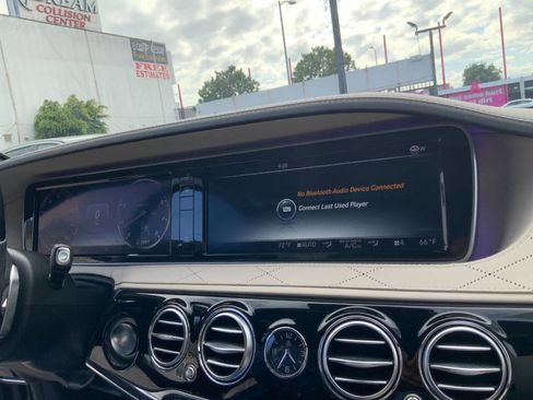 Used 2017 Mercedes-Benz S 550 Sedan image 25
