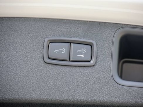 Certified 2026 Porsche Macan AWD/4WD image 46