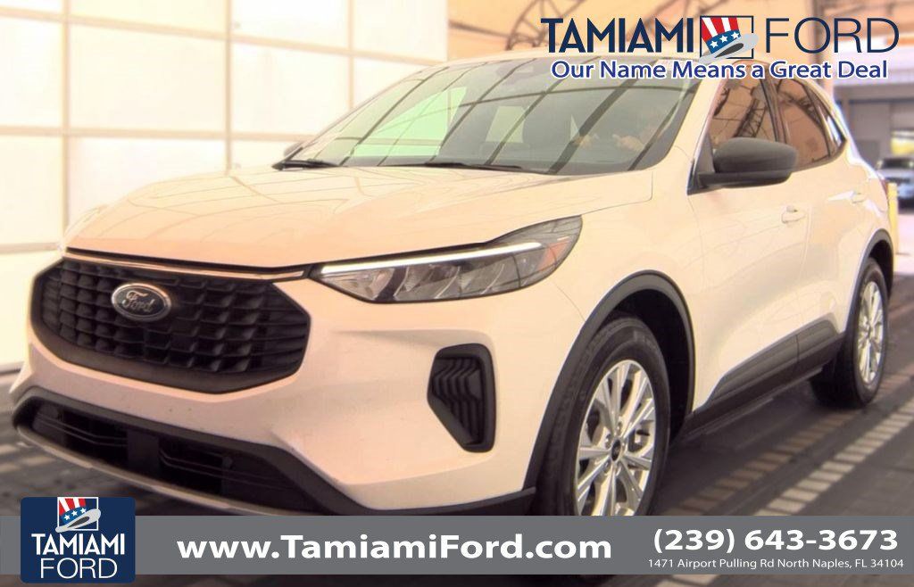 Used 2023 Ford Escape Active FWD image 1