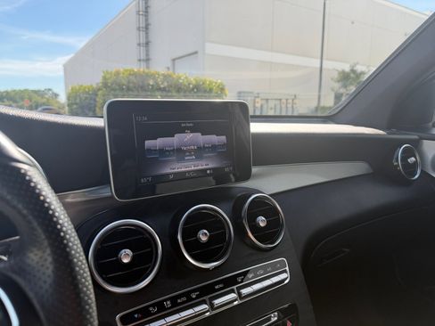 Used 2019 Mercedes-Benz GLC 300 GLC 300 w/ Parking Assistance Package image 35