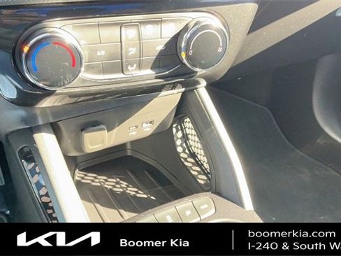 Used 2025 Chevrolet TrailBlazer LT image 23