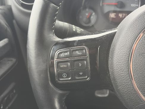 Used 2017 Jeep Wrangler Sahara image 21