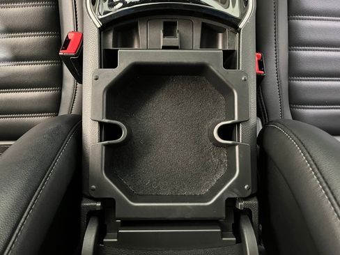 Used 2020 Ford Edge SEL image 24