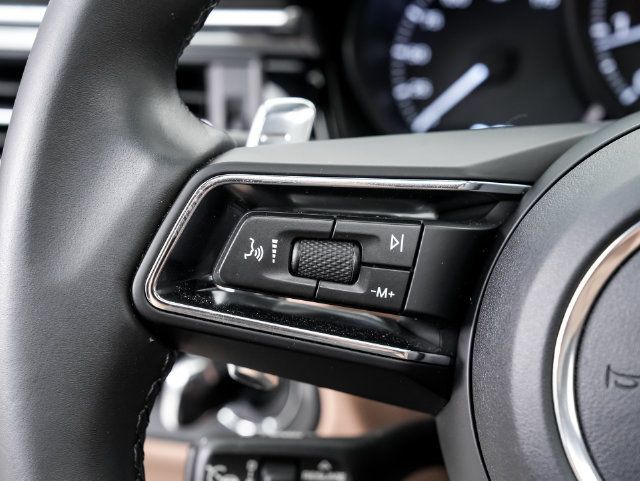Certified 2026 Porsche Macan AWD/4WD image 14