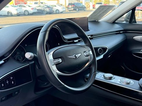Used 2025 Genesis GV70 2.5T AWD/4WD image 9