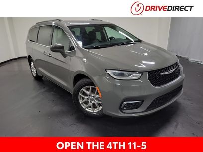 Used 2022 Chrysler Pacifica Touring-L