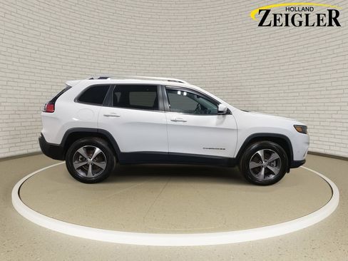 Used 2021 Jeep Cherokee Limited image 4