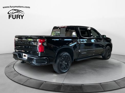 Used 2025 Chevrolet Silverado 1500 High Country w/ Midnight Edition AWD/4WD image 3