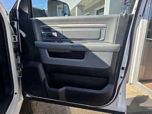 Used 2017 RAM 2500 SLT AWD/4WD image 28