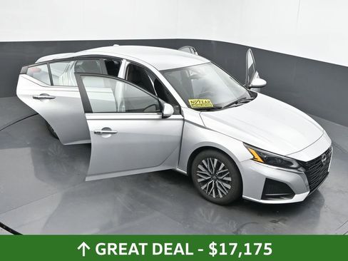 Used 2023 Nissan Altima 2.5 SV image 60