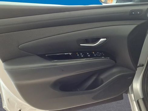 Certified 2025 Hyundai Tucson Limited AWD/4WD image 19