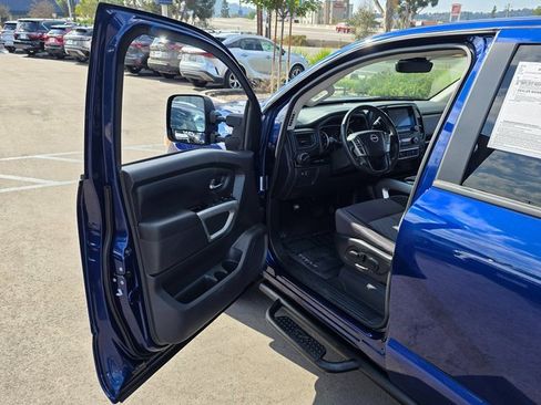 Used 2024 Nissan Titan SV w/ SV Convenience Package image 37