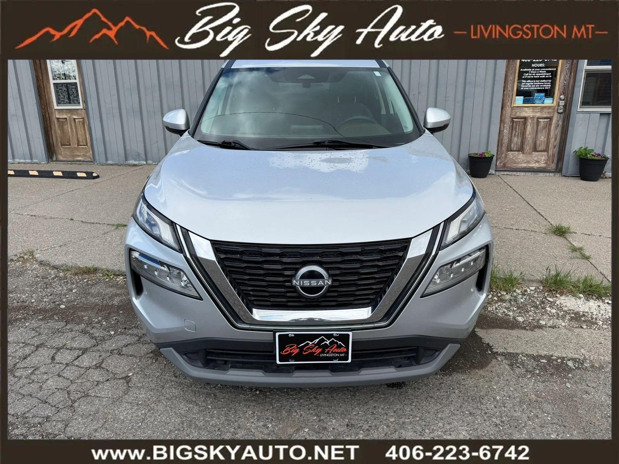 Used 2022 Nissan Rogue SV AWD/4WD image 2