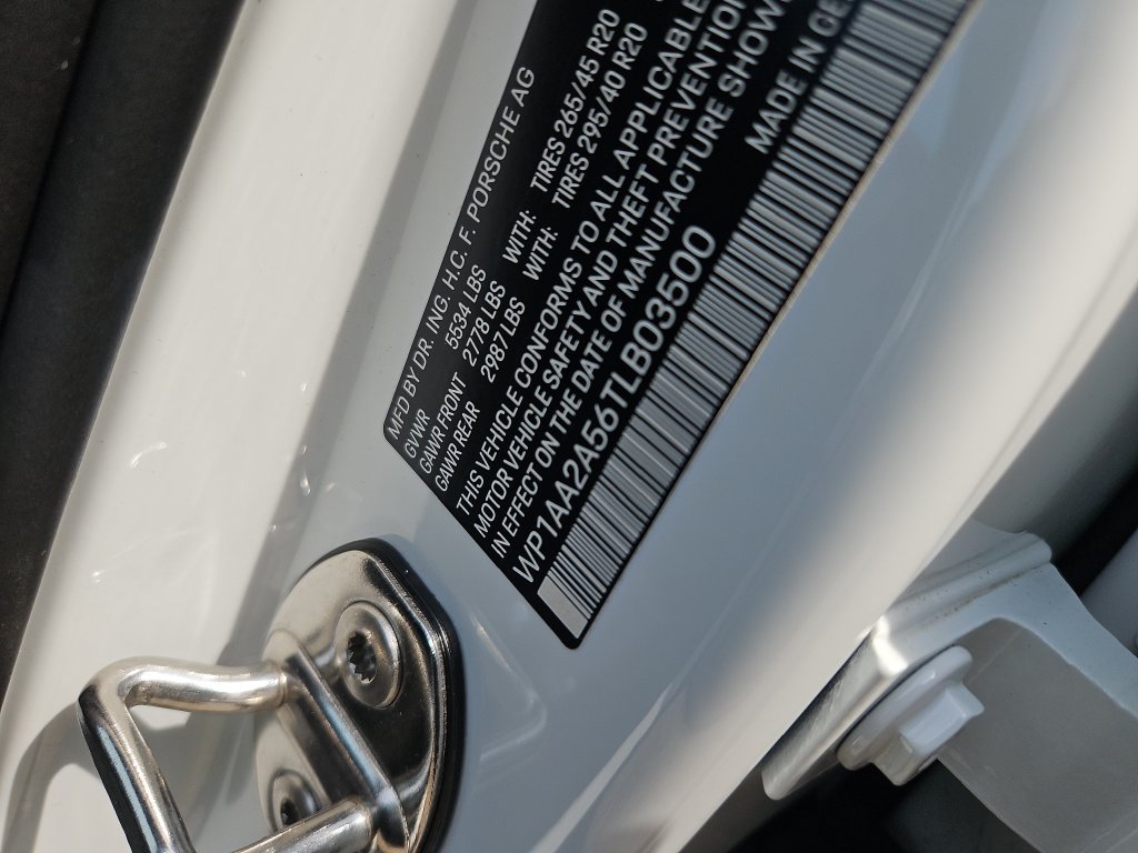 Certified 2026 Porsche Macan AWD/4WD image 14