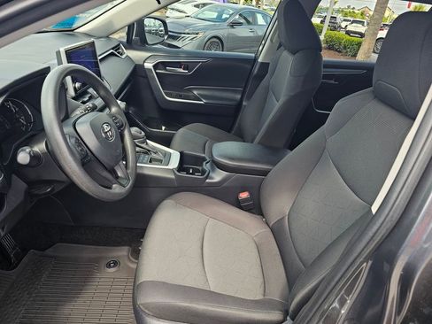 Used 2025 Toyota RAV4 XLE AWD/4WD image 14